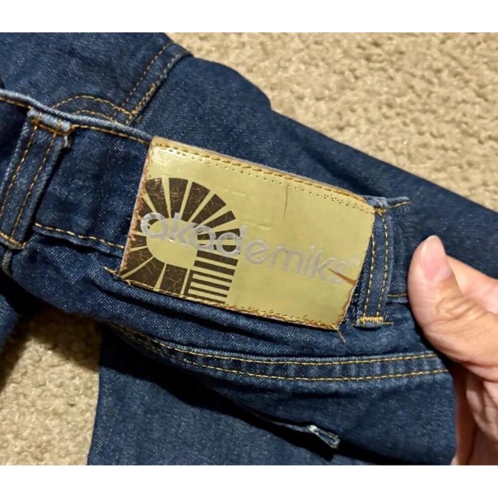 Shorts - Picture 3 of 5